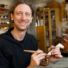 Markus Müller, Mitarbeiter der Werkstatt Geigenbau Jaumann
