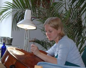 Heike Cockill, ehemalige Mitarbeiterin der Werkstatt Geigenbau Jaumann